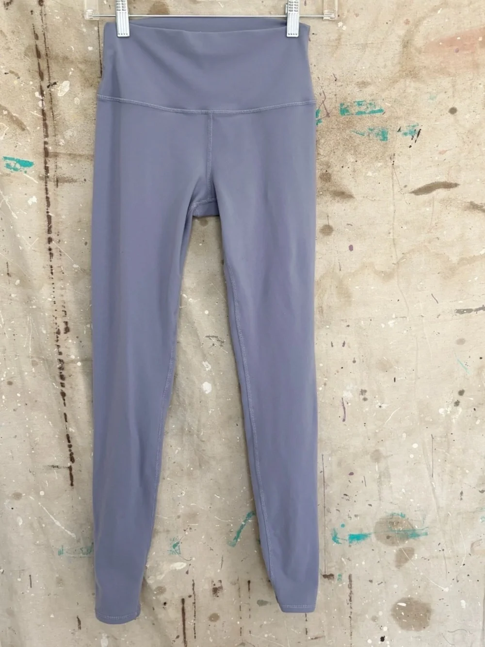 Alo Yoga High-Waist Airbrush Legging in Fog